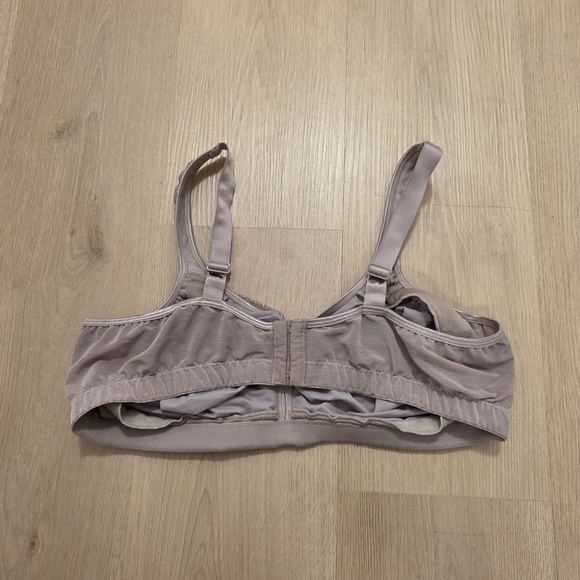 Breezies Taupe Unpadded Wireless Comfy Stretchy Adjustable Strap Bra Size 42DD - Picture 2 of 5